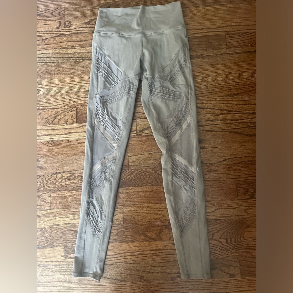 Alo High Waist Moto Legging in Taupe
